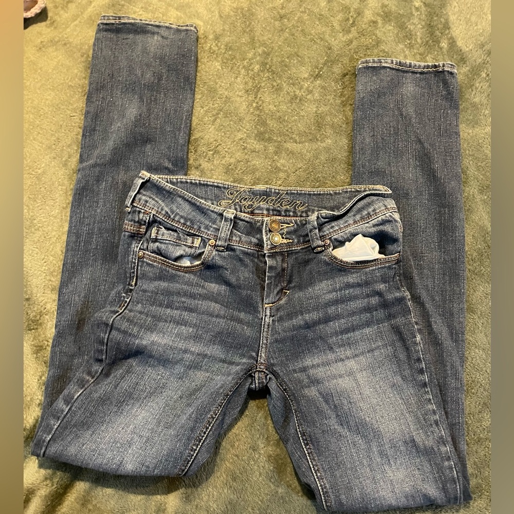 jayden y2k jeans low waisted skinny
(look darker in picture)
(size 1/2R)